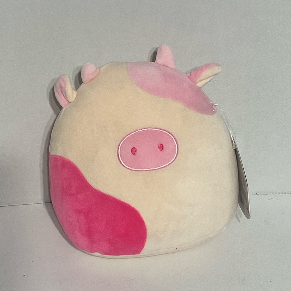 (Defect no eyes)Caedyn Squishmallow Cow pink 7 in NWT